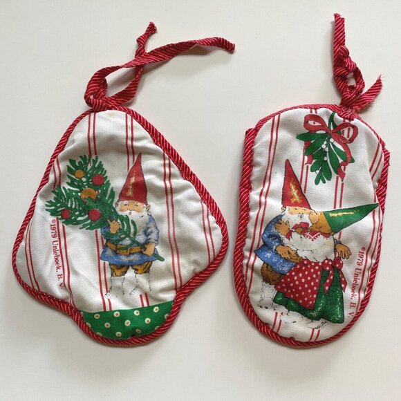 Unieboek Gnome Pot Holder and Oven Mitt 1979 Christmas - Picture 1 of 7
